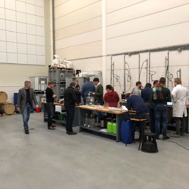 Small groups distill the gins they designed on iStill Minis.